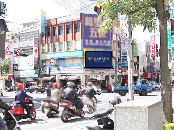 中壢電視牆點位-桃園市中壢區新生路元化路口(中壢SOGO)