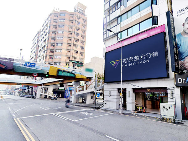 台中電視牆點位-台中市西區公益路(勤美誠品綠園道)