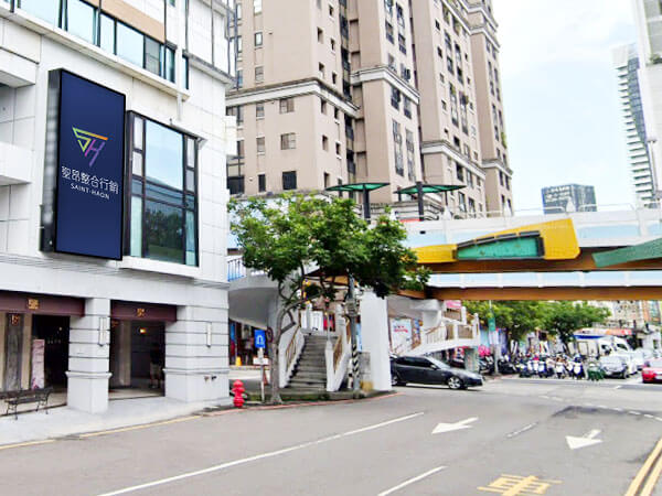 台中電視牆點位-台中市西區英才路(勤美誠品綠園道)